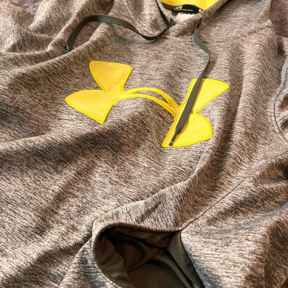 Under Armour Woman’s hoodie - Picture 3 of 4